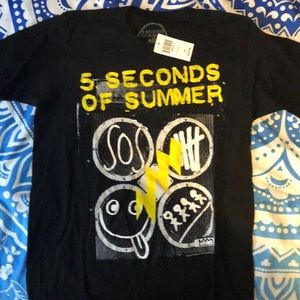 5SOS band tee